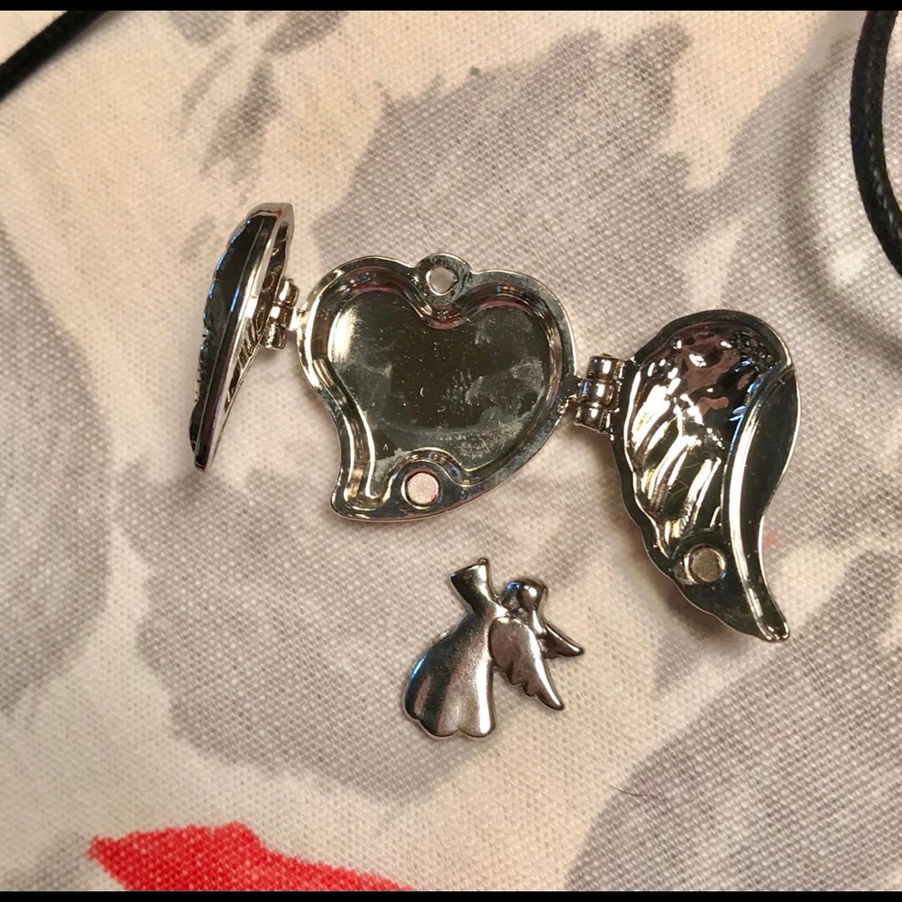 🆕 Lockets Leather Necklaces - Picture 7 of 10